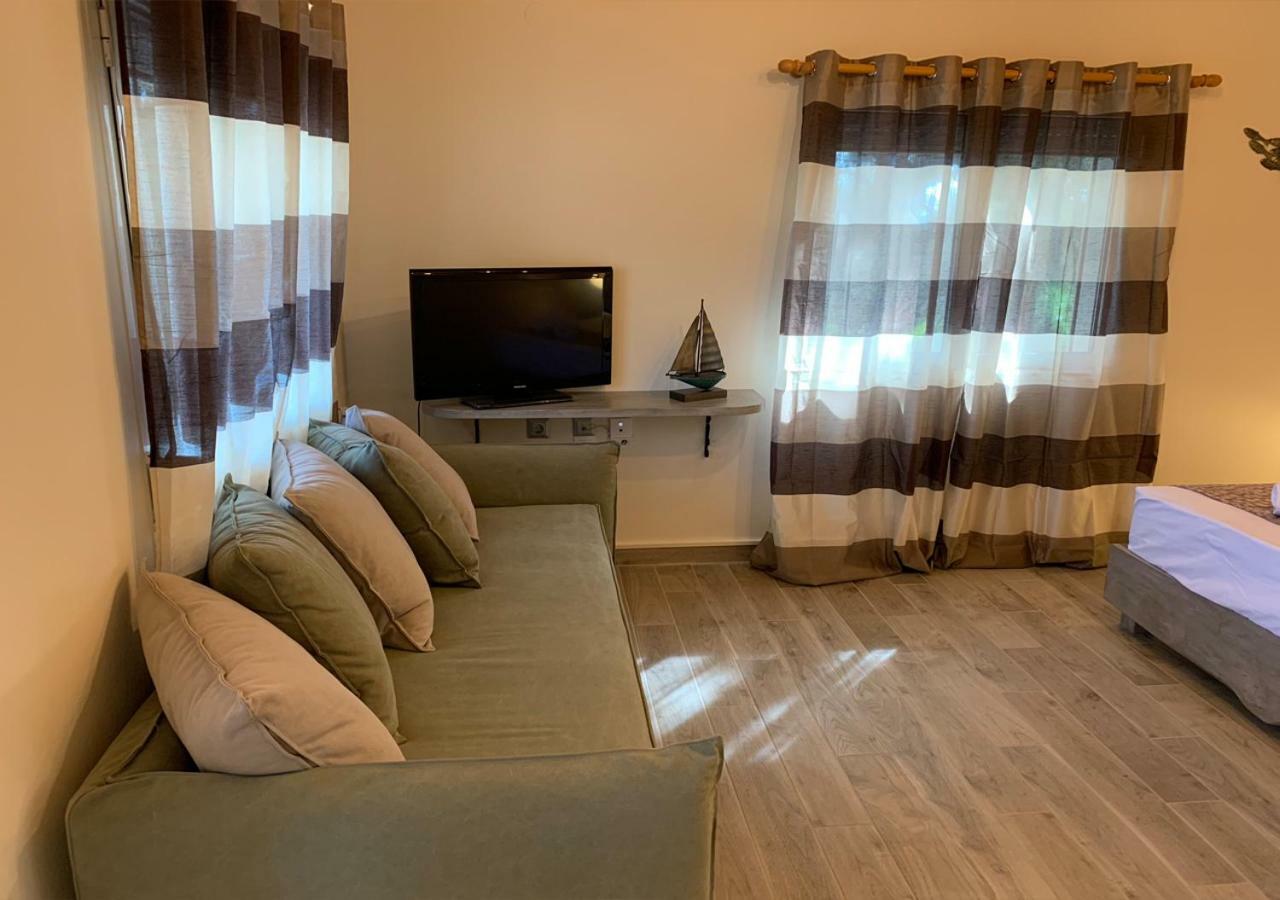 Iliovasilema Aparthotel Plati  Exterior foto